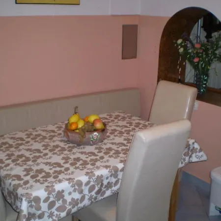 Tina - One Bedrooom With Terrace Apartament